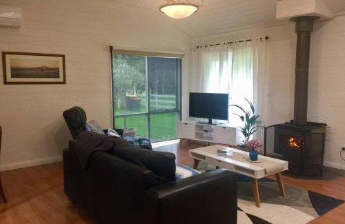 Berrys Creek Ski Chalet | A Bed & A Red @ Berry’s Creek