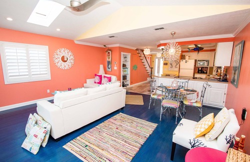 Flor-a-mar House | A bit of Key West in New Port Richey: Bright Home w/Pool & Boat Dock Access!