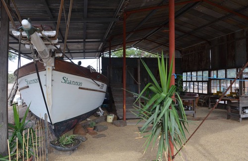 Cavendish Boat Rental | A Boat in the Grampians - Nature Lovers Eco-retreat