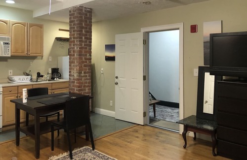 Brookline Apartment | A bright studio in prime commute location, steps aways to metro Green line C&D.