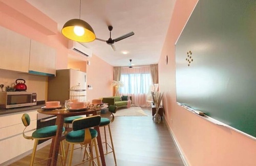 Pekeliling Apartment | “A Candy Vibes”