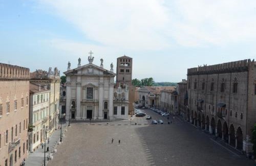 Old Town House | A Casa Dei Gonzaga, MantegnaHotels