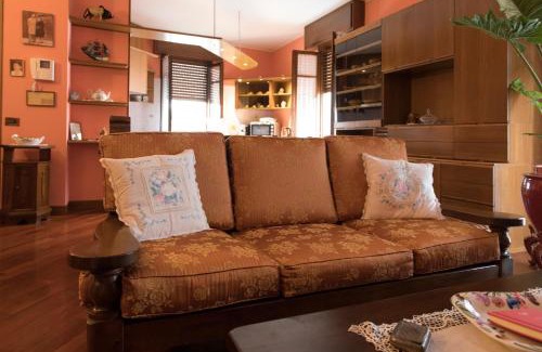 Cremona Apartment | A casa di Anna, elegant flat in Cremona