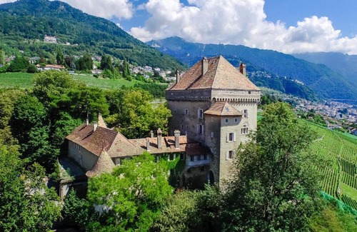 Montreux Apartment | A castle spirit apartment in Château du Châtelard