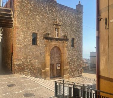 Caronia House | A Casuzza
