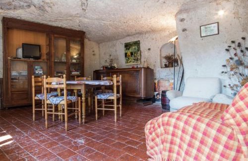 Faverolles House | A cave house with a historic charm