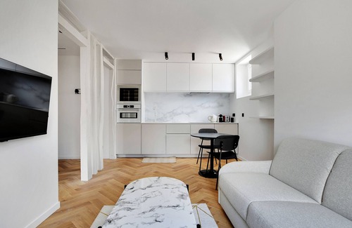 Quartier de Rochechouart Apartment | A Charming 1-BR/1BA in Montmartre