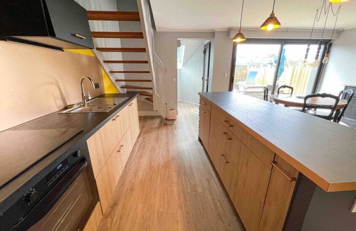 Yffiniac Cottage | A charming old farm, close the sea