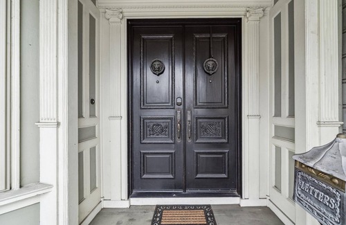 Haight-Ashbury House | A charming Victorian home in SF's historic Haight-Ashbury district