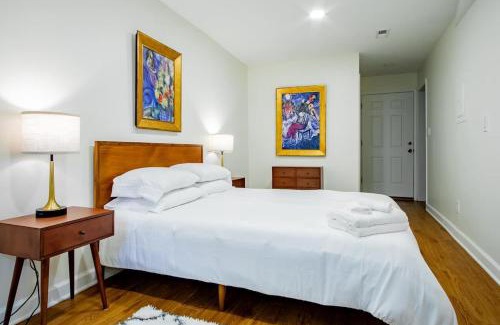 Dupont Circle Apartment | A Classy Corner of DC Minutes walk to Dupont Circle