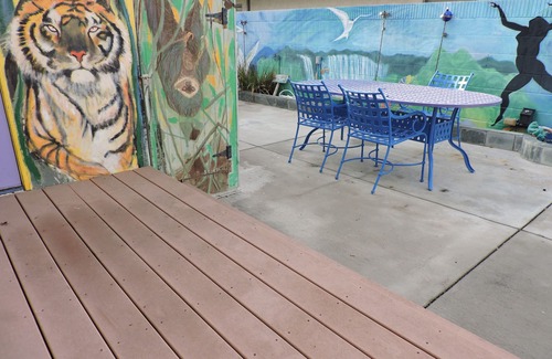 North Redondo House | A Colorful Bungalow For L.A. Adventure, Close To The Beaches & Freeway