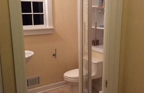 Buckhead House | A Comfortable home Beautiful Quiet neighborhood Heart of Buckhead