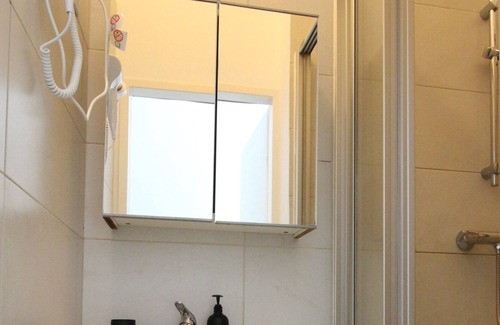 Grinzing Apartment | A comfortable, well-located Elite Apartment PR4