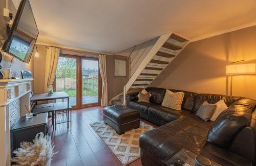 Chadderton House | A Cosy Home from Home