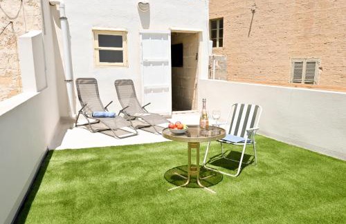 Birzebbuga Apartment | A Cosy Nest Overlooking The Sea - Happy Rentals