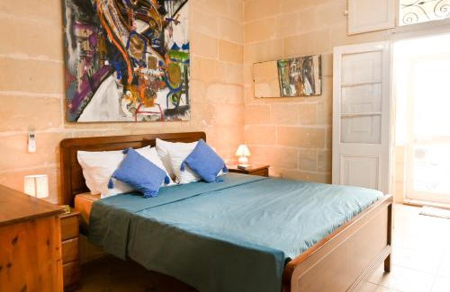 Birzebbuga Apartment | A Cosy Nest Overlooking The Sea - Happy Rentals
