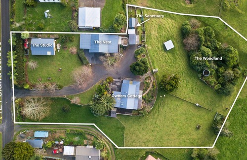 Waikino House | A cottage close to Waihi and the Hauraki Trail - Pet-friendly.