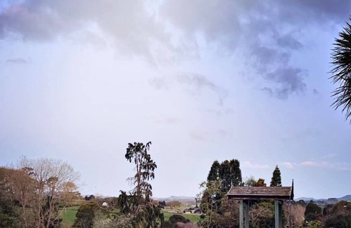 Waikino House | A cottage close to Waihi and the Hauraki Trail - Pet-friendly.