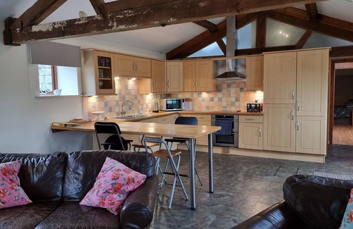 Eldwick Cottage | A cottage that sleeps 4 guests in 2 bedrooms