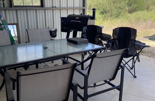 Hondo House | A country retreat with plenty of space to entertain, sleep and play.