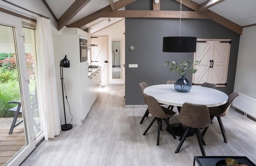 Ermelo House | A cozy farmhouse-style cottage in a wooded area with plenty of privacy. Want to get away from it all and enjoy nature? This is possible in this comfortable 4+2-person accommodation at the Heivlinder near the Speulder Forest and the moors of Ermelo!
