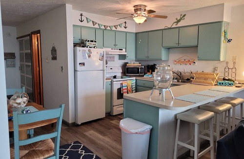 Port Clinton Condo | A cozy gem with a million dollar view located in Port Clinton, Ohio