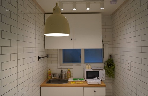 Yeomchang-dong House | A cozy house just a 1minute walk form Yeomchang Station! 2 rooms and 3 beds