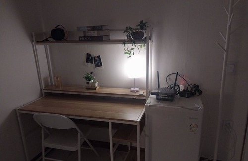 Bupyeong-dong House | A cozy place with a double bed with 65 inches TV. Free Netflix and Youtube