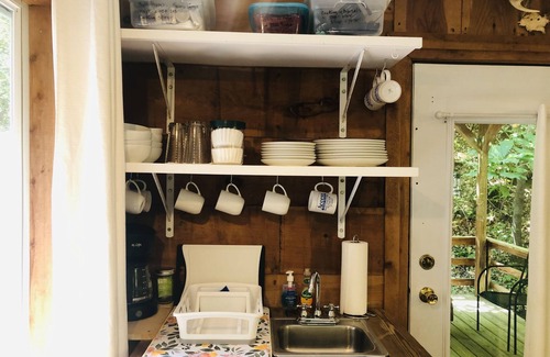 Emlyn Cabin | A Curious Cabin in Daniel Boone National Forest 🌳