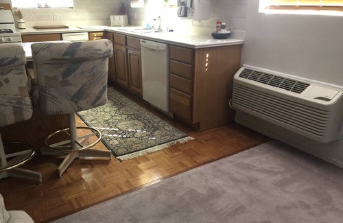 Kershaw Apartment | A cute studio barndominium: