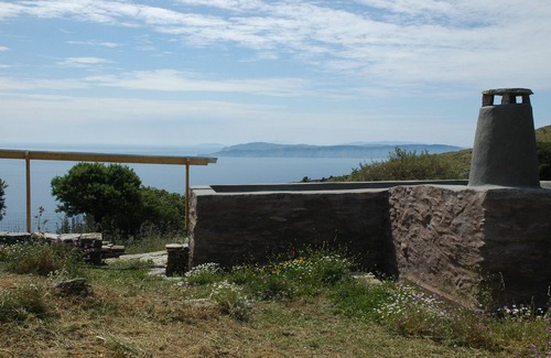 Kea House | A CYCLADIC STONE HUT IN KEA, GREECE