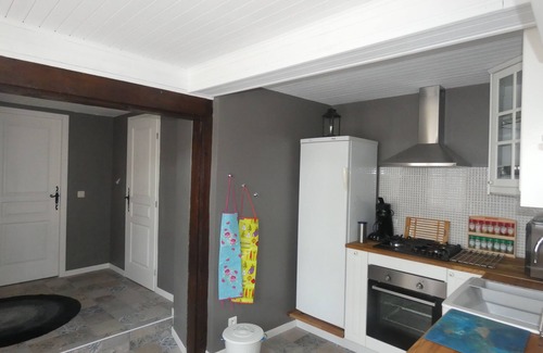 Estampes House | à Dassabet, a gite with garden, patio and swimming pool in rural setting