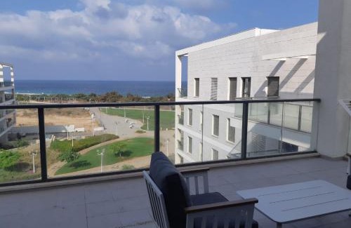 Nahariya Apartment | A designed penthouse- Paradise by the sea