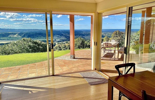 Coorabell House | A dramatic open view home over the valley to the sea