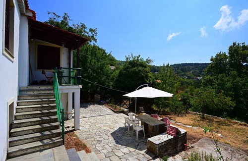 Agios Vlassios House | A Family Friendly Holiday Country House With View to Pagasitikos Gulf