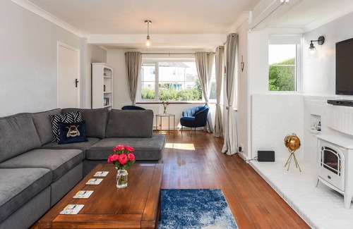 Middleton-on-Sea Cottage | A family house that sleeps 8 guests in 4 bedrooms