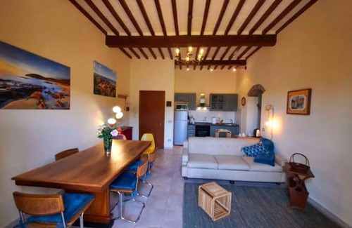 Massa Marittima Apartment | A few km from the sea, close to bike trails. Pleasant house with terrace and view!