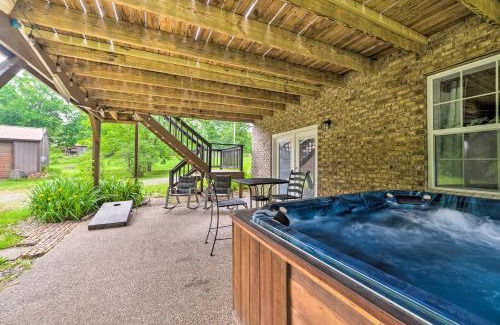 Benton House | A-Frame Cabin with Hot Tub, Walk to Kentucky Lake!