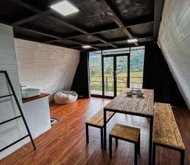 Illukkumbura House | A frame Riverston