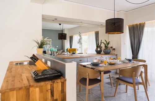 Rhodes Apartment | A freshly renovated, luxury apartment right in the heart of Rhodes City