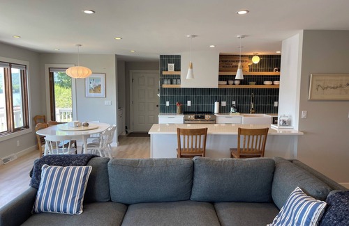 Trempealeau House | A fully modeled home overlooking Mississippi River in a charming river town.