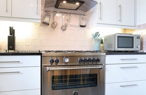 North Berwick House | A generous, elegant front-line Victorian property with stunning sea, golf & offshore island views.