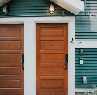 Downtown Vancouver Apartment | A Gentle Hideaway in the Urban Forest WEST END downtown Vancouver