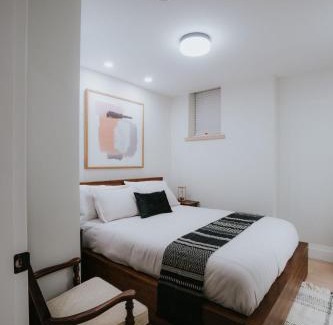 Downtown Vancouver Apartment | A Gentle Hideaway in the Urban Forest WEST END downtown Vancouver