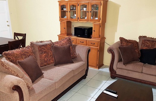 Longdenville House | A GREAT PLACE TO STAY, AT A GREAT PRICE-2 BEDROOM