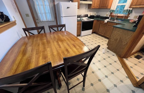 Watkins Glen House | A great space in Downtown WG for your large group gatherings or family reunions.