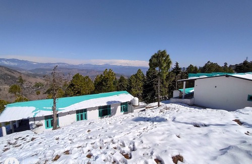 Ranikhet Villa | A heavenly himalayan getaway in complete solitude on a hill