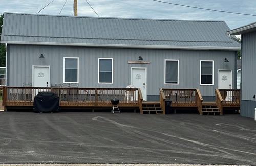 Waumandee Cabin | A "Hideaway" from the hectic everyday life in the heart of Buffalo County.