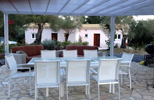 Giannades House | A - Holidayhome 2-4 people/living in the middle of an olive grove, 3km to sea,