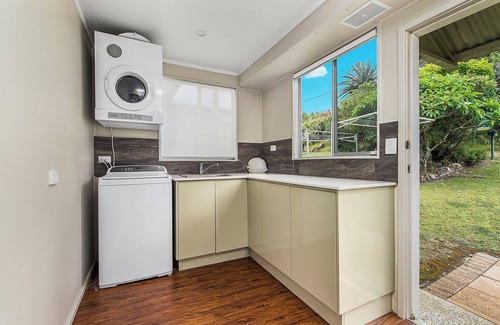 Bonny Hills House | A home away from home.The Bonny Hills Beach House with stunning views